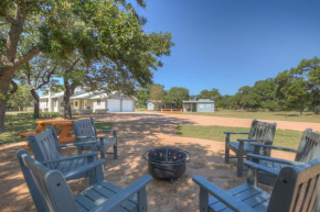 Stunning Home w Hot Tub, Sauna & Grill!